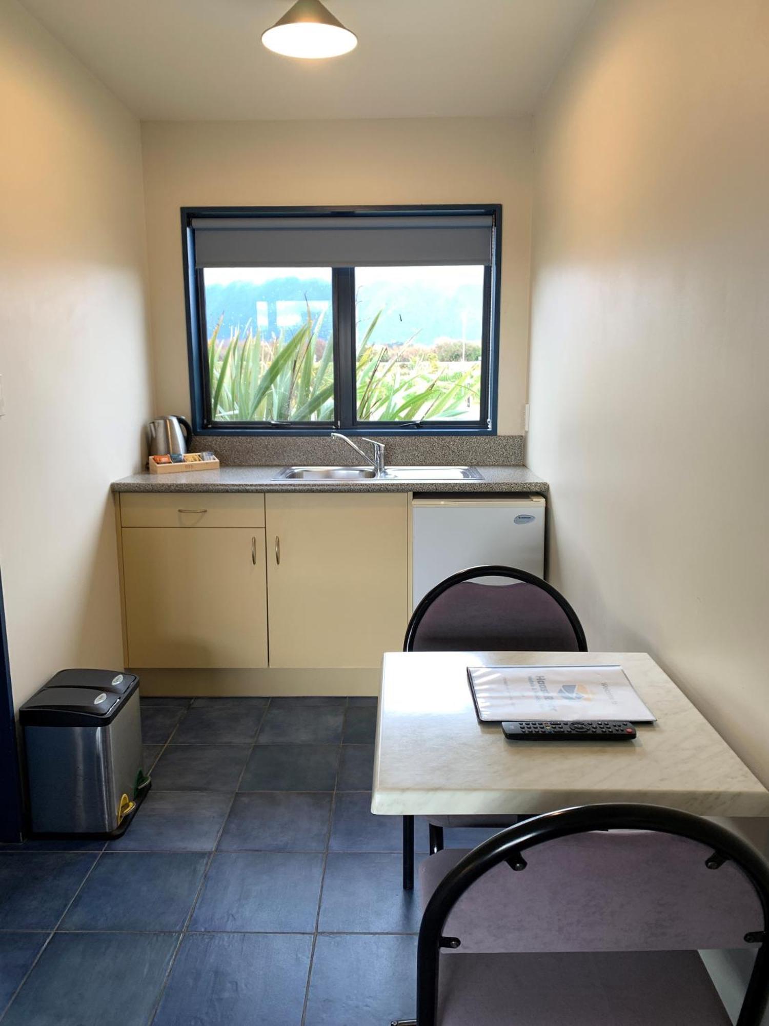 Haast River Motels & Holiday Park Bagian luar foto