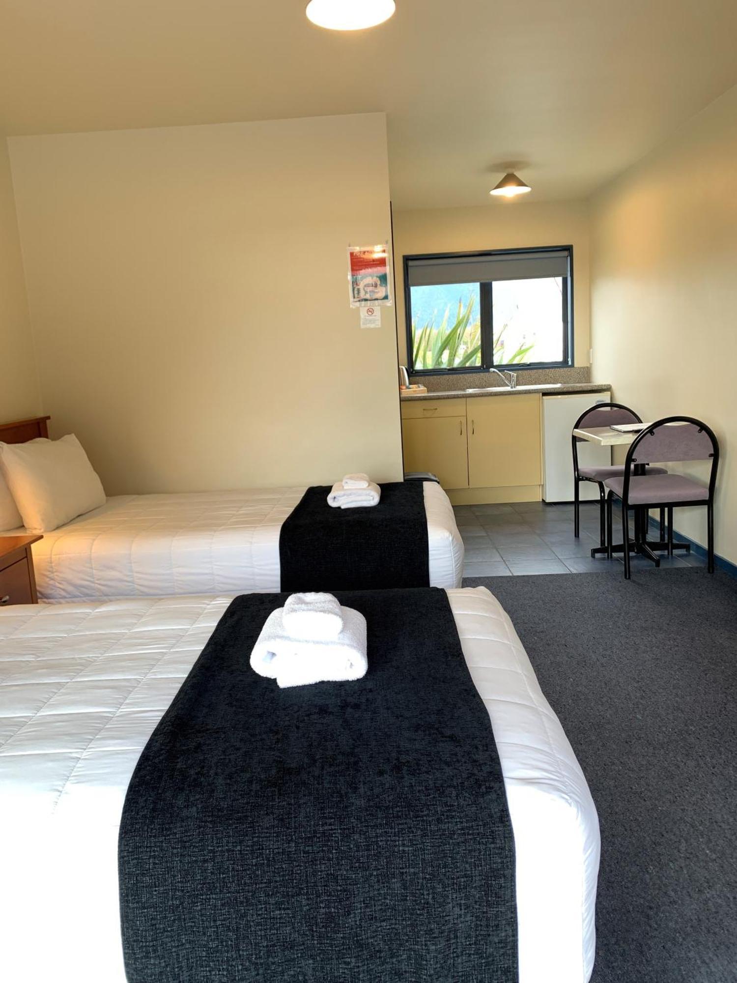Haast River Motels & Holiday Park Bagian luar foto
