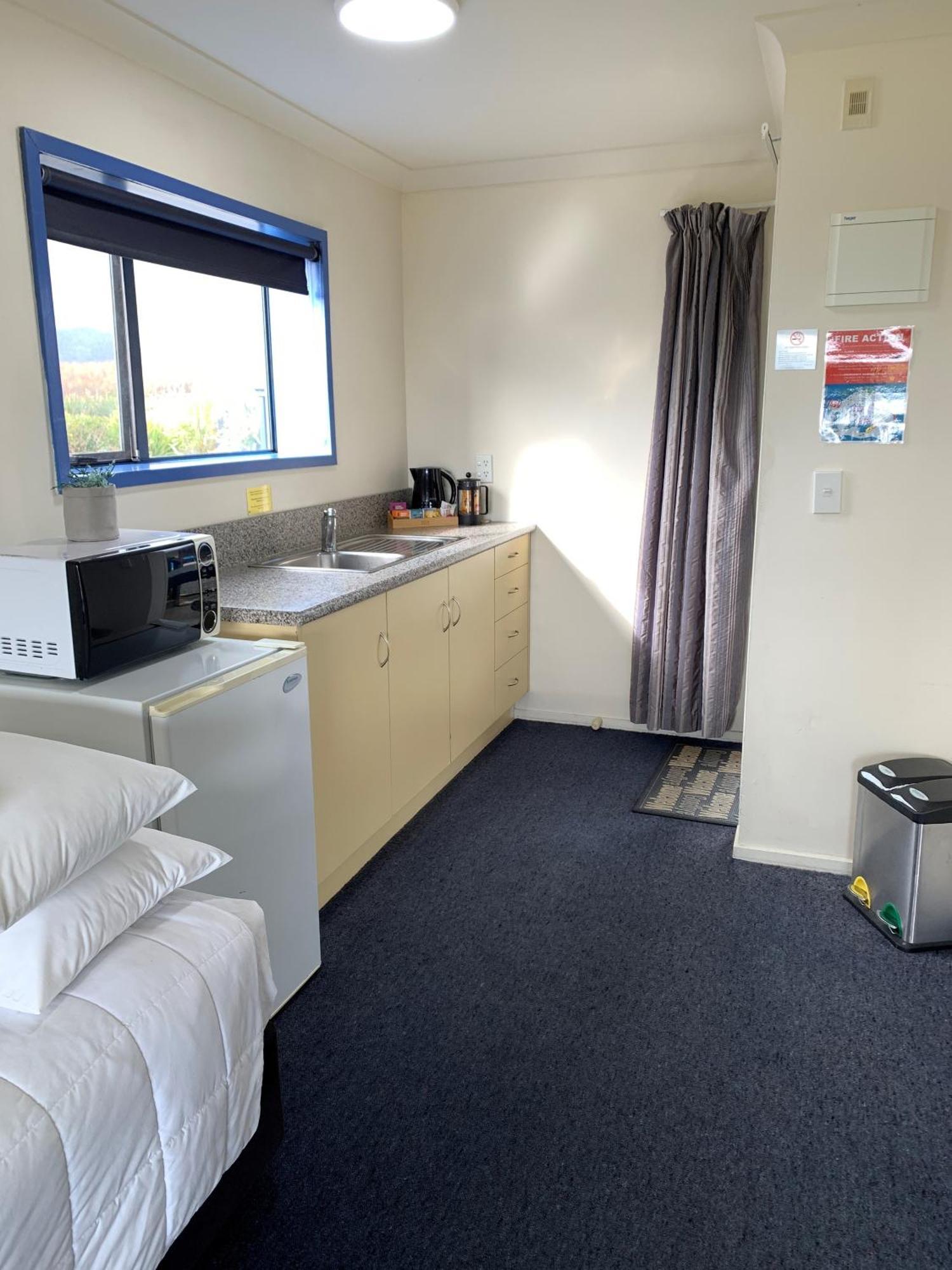 Haast River Motels & Holiday Park Bagian luar foto
